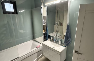 Alquiler de un elegante apartamento de 2 habitaciones, 64 m², Sector 6, Bucarest, Rumanía